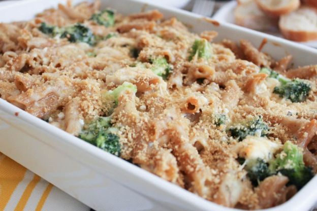 Cheesy Baked Penne with Chicken and Broccoli