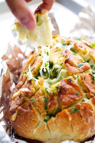 Cheesy Garlic Pull-Apart Bread