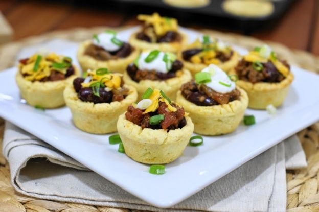 Chili Bites in Mini Cornbread Cups