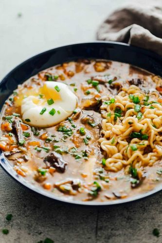 Chinese Hot and Sour Soup with Ramen