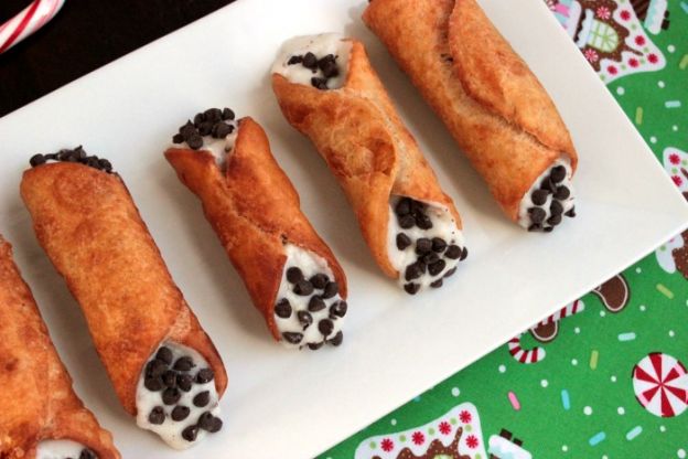 Chocolate chip eggnog cannolis