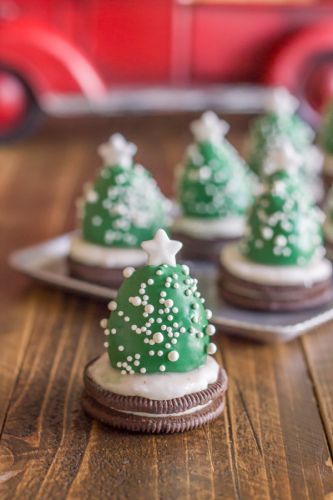 Chocolate Covered Strawberry Christmas Trees