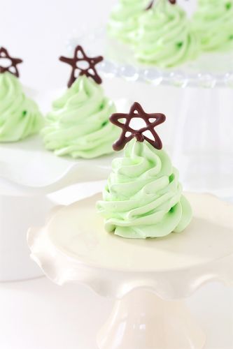 Christmas Tree Meringues