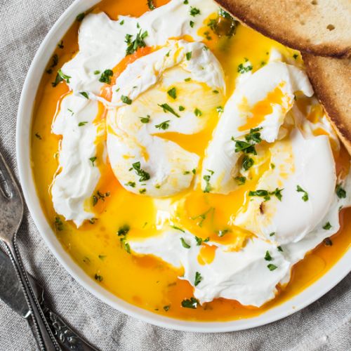 Çilbir Turkish Poached Eggs in Yogurt