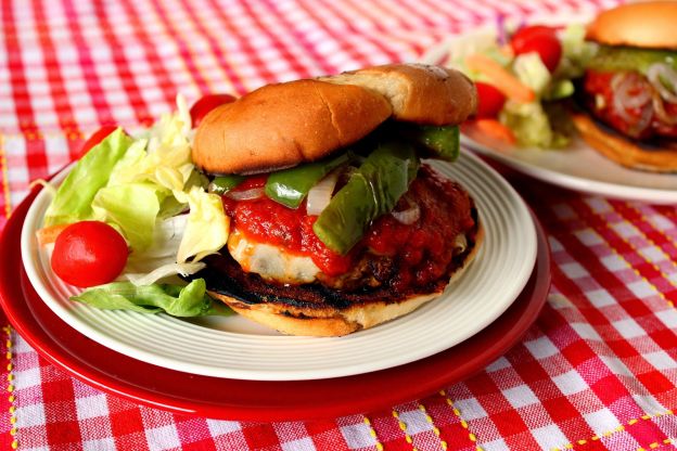 Make a Pizza Burger Hybrid