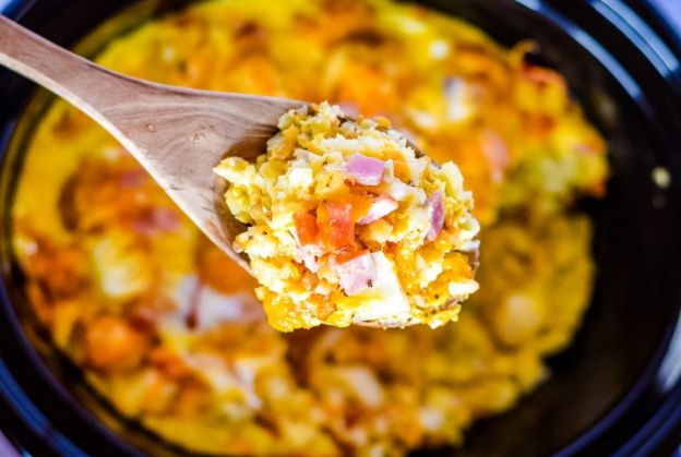 Crock Pot Egg Bake with Tater Tots