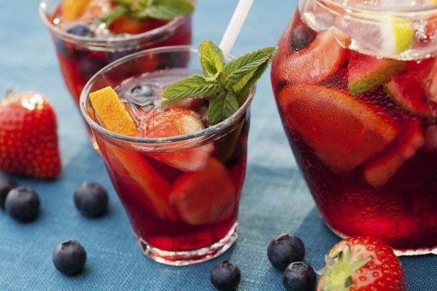 Cran-Strawberry Sangria