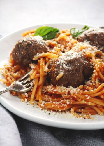 5 Ingredient Half Homemade Spaghetti and Meatballs