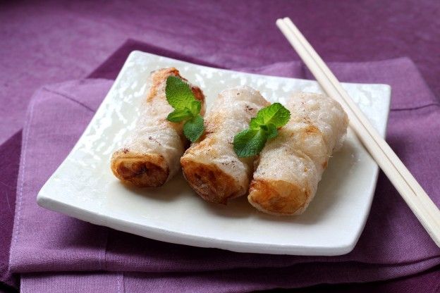 Mini chicken and shrimp spring rolls