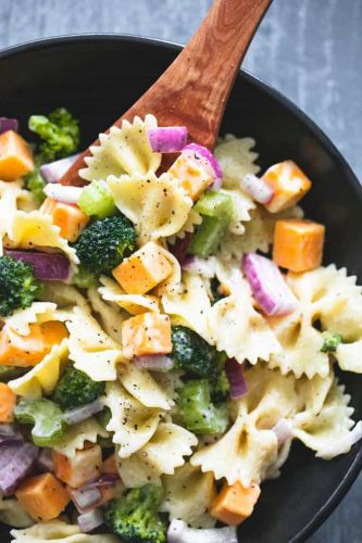 Creamy Cheddar Broccoli Pasta Salad