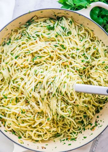 Aglio e Olio Fettucine