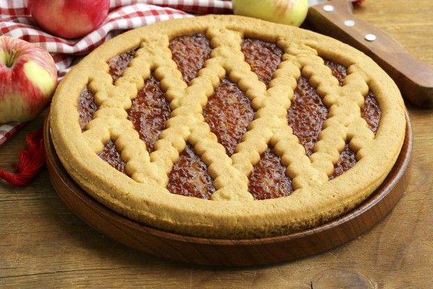 Austrian apple linzertorte