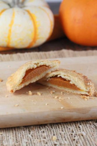 Pumpkin Hand Pies with Pecan Streusel