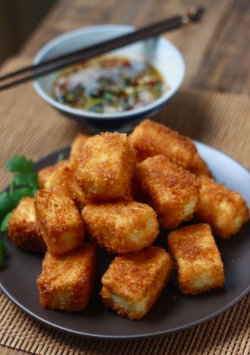 Fried tofu with sesame-soy dipping sauce