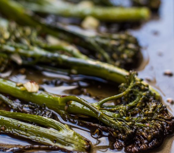 Spicy Roasted Garlic Broccolini