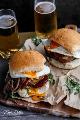 DRUNKEN AUSSIE BEEF BURGERS