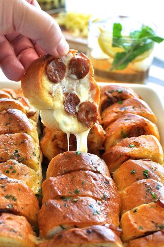 Pull-Apart Garlic Pizza Bread