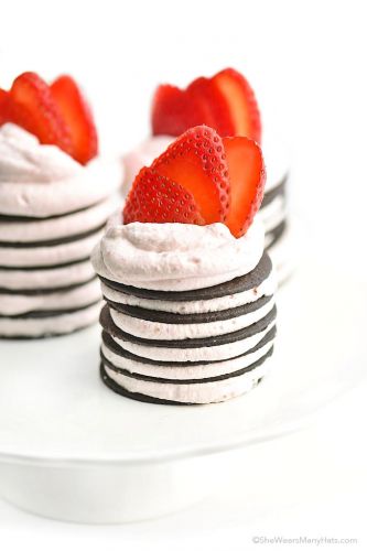 Mini Chocolate Strawberry No Bake Desserts