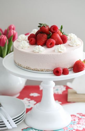 Strawberry Ice Cream Cheesecake