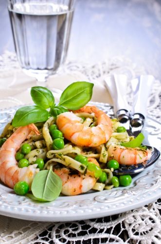 Pea and shrimp tagliatelle