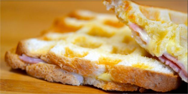 Croque monsieur waffles