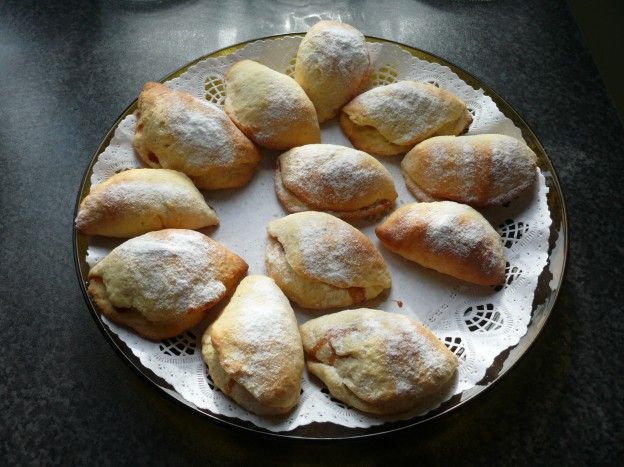 Stuffed apple cookies