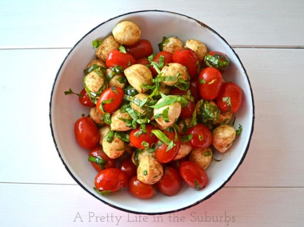 Easy Caprese Salad