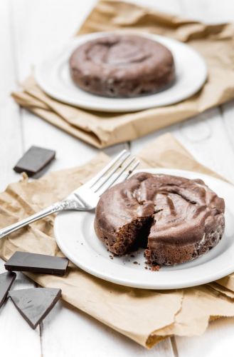 Can'-t-mess-up chocolate sponge cake