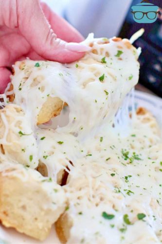 Crockpot Cheesy Garlic Pull-Apart Bread