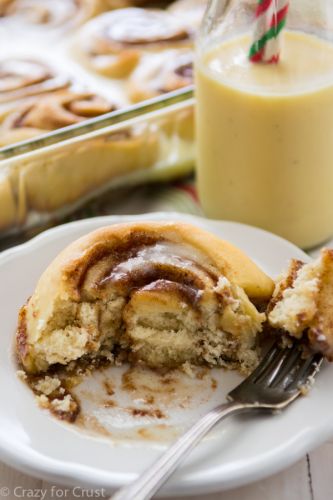 Eggnog Cinnamon Rolls