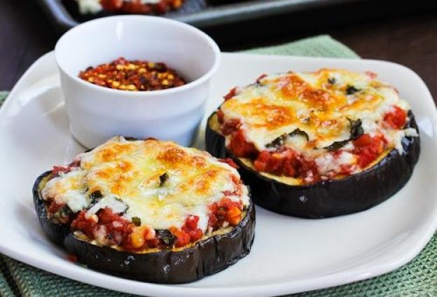 40. Mini eggplant pizzas