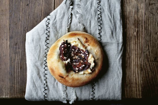 Bialys Stuffed with Cream Cheese and Honey Dates