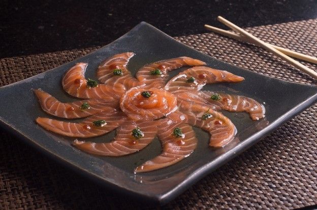 Lemon garlic salmon carpaccio with capers