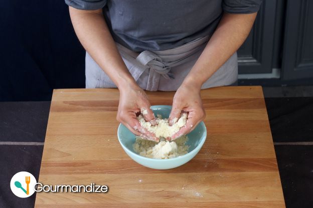 Making the crumble