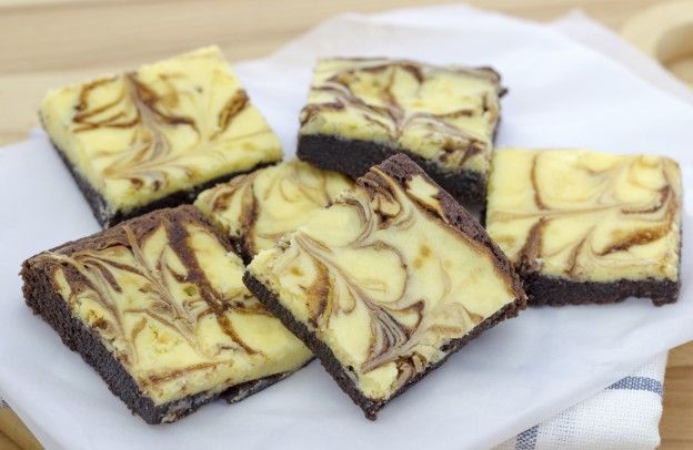 Brownie cheesecake swirl