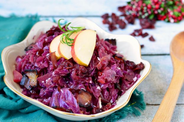 Braised Cabbage with Apple