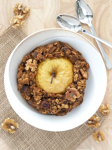 Ginger Molasses Baked Oatmeal with Apples