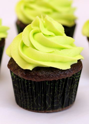 Glow in the dark frosting