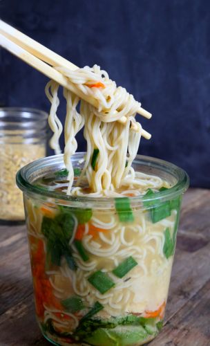 Gluten-free instant noodle cups