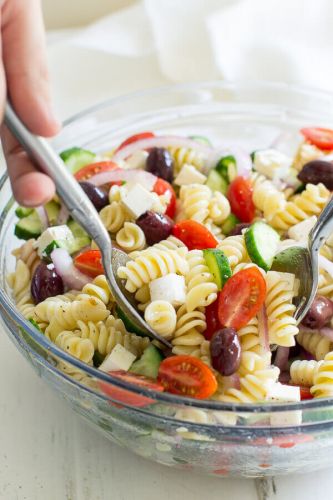 Easy Greek Pasta Salad