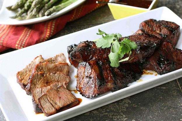 Grilled Tri-Tip with Molasses Chili Marinade