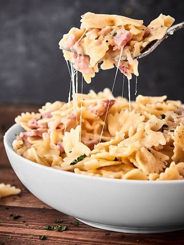 One Pot Ham and Cheese Pasta