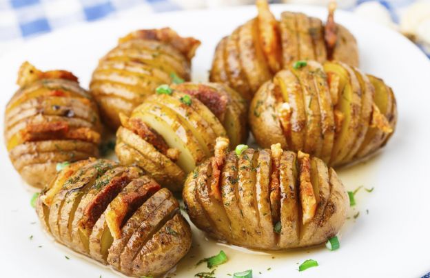 Hasselback bacon potatoes