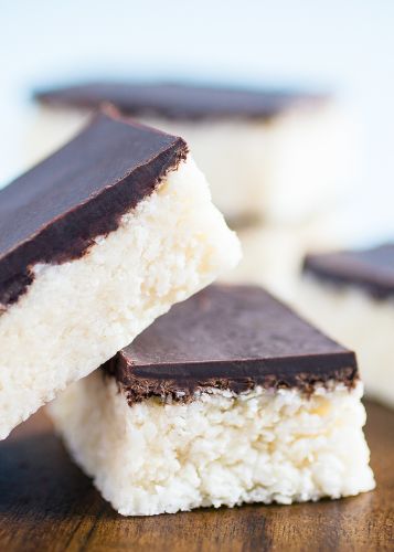 HEALTHY COCONUT BARS