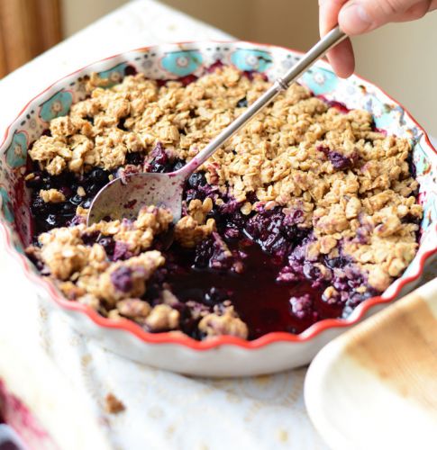 Maple oat mixed berry crisp