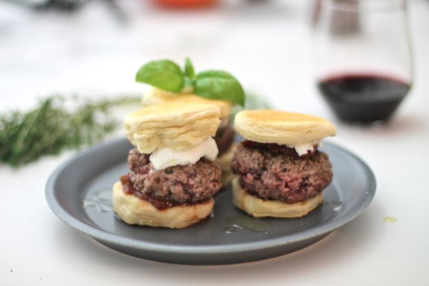 Herbed Burger Biscuit Sliders with Red Wine Tomato Sauce