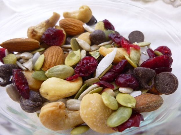 HIGH PROTEIN SWEET & SALTY TRAIL MIX