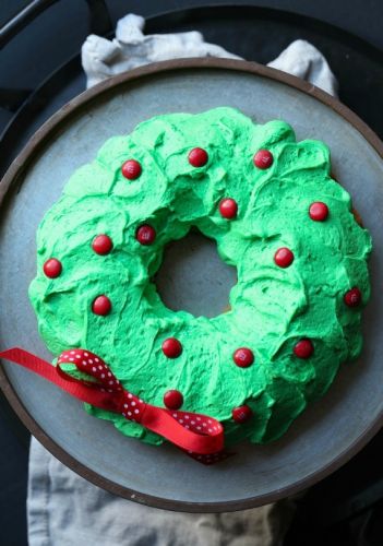 M&M's wreath cake