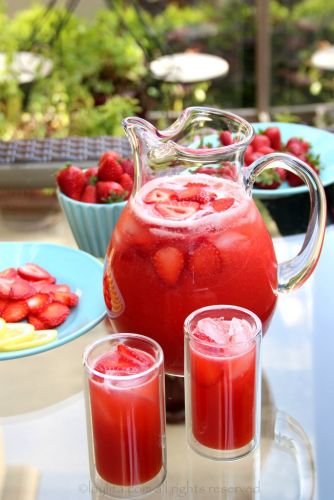 Strawberry lemonade