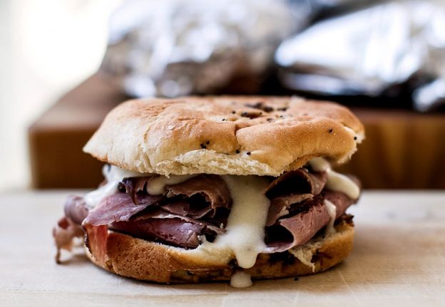 Hot roast beef sandwich